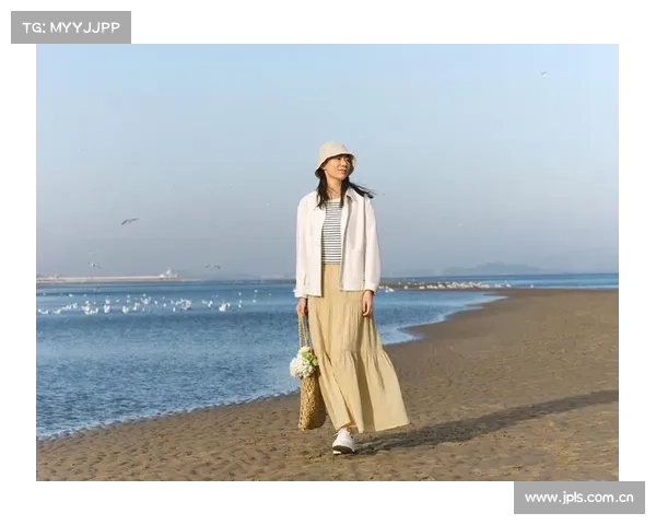 优衣库你是我的神!基础款穿出松弛感天花板 优衣库你是我的神!基础款穿出松弛感天花板